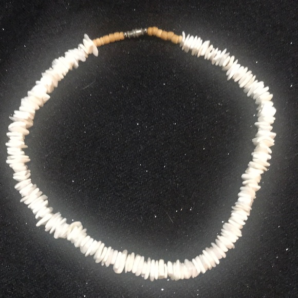 Shell Necklace - Picture 8 of 8